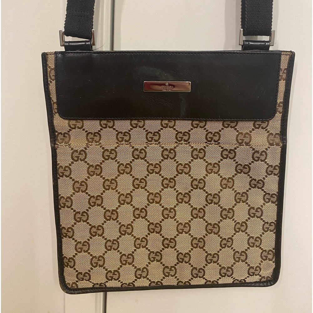 Authentic Vintage Gucci crossover